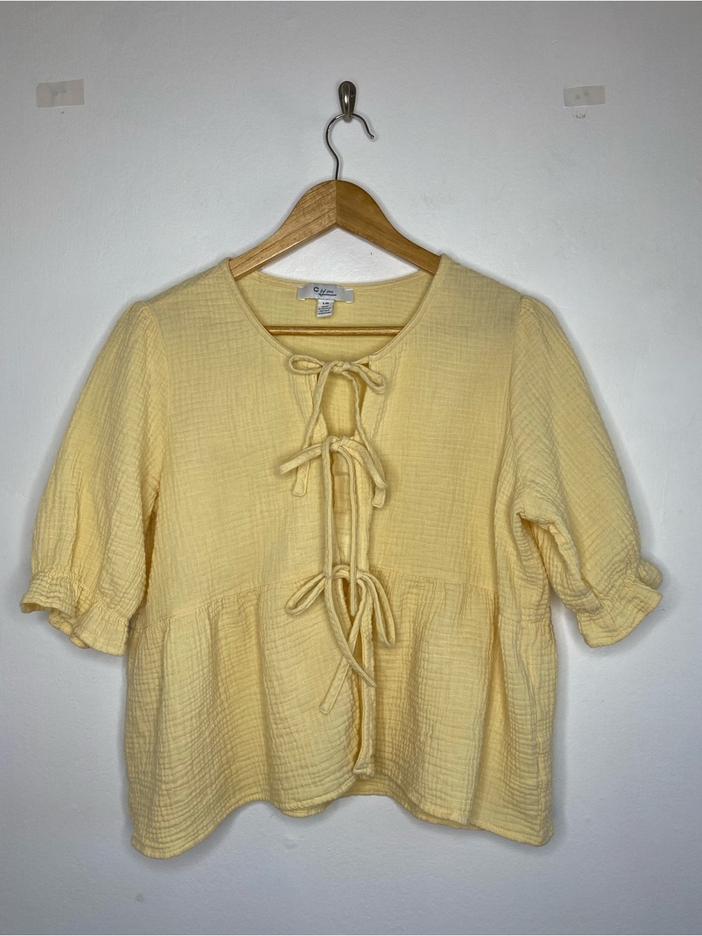 Gauzy Top with front ties Size L pastel yellow Airy Tropical Travel - Picture 2 of 7
